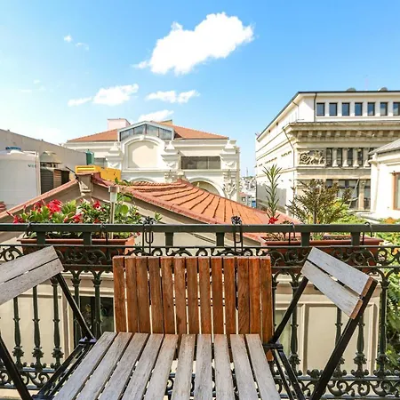 No 8 Galata Apartament