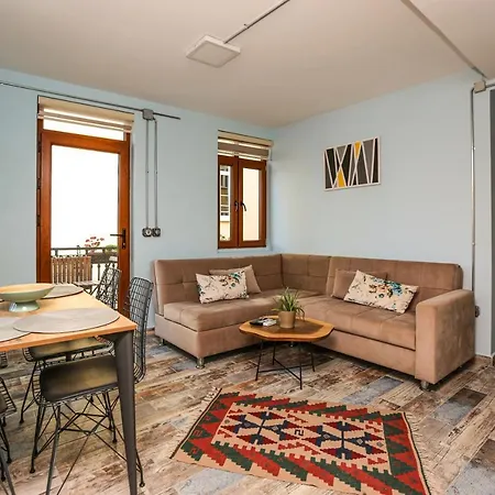 No 8 Galata Apartment *