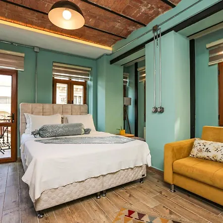 No 8 Galata *