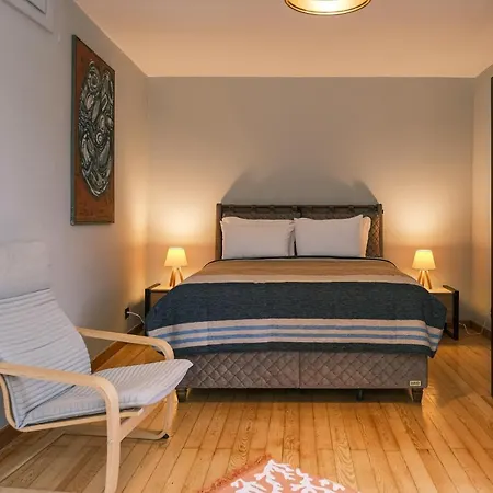 No 8 Galata Apartment