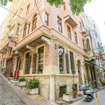 No 8 Galata *
