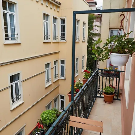 No 8 Galata *