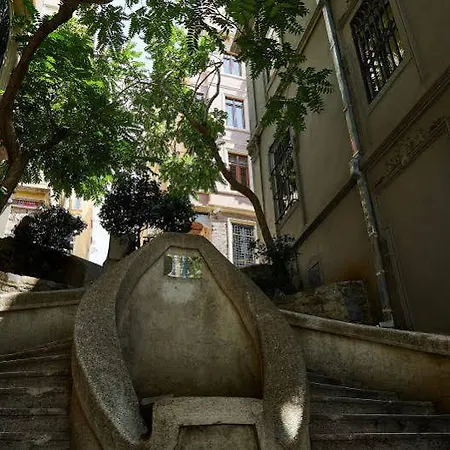 No 8 Galata *