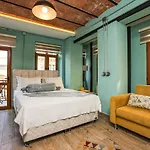 No 8 Galata *